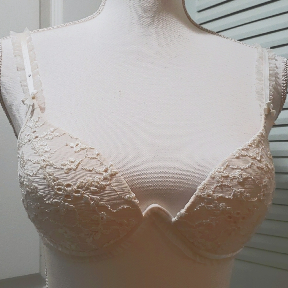 White lace bra